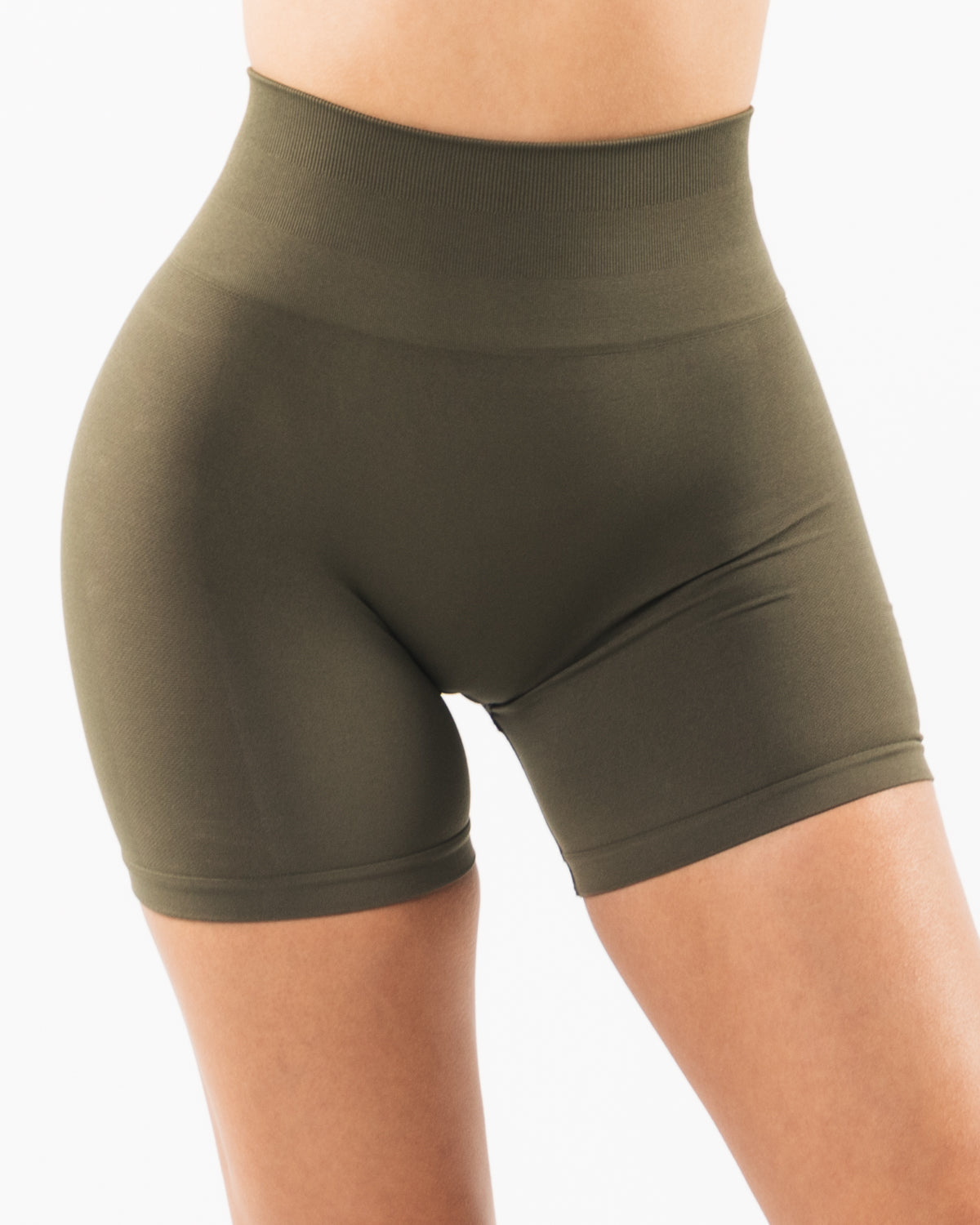 Alphalete Amplify Shorts ( CHOCOLATE ) Size XS Brand New. 100% Authentic!