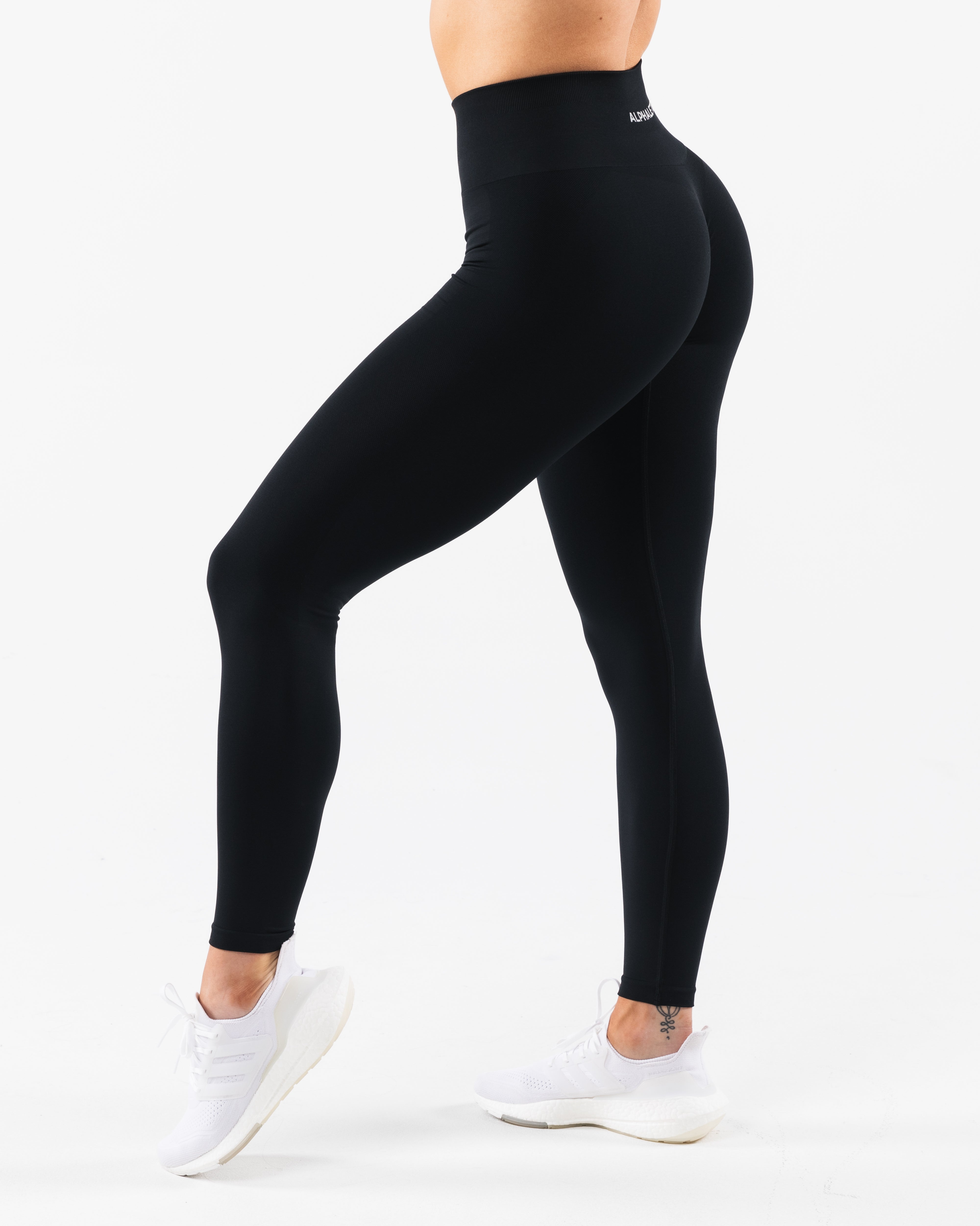 Amplify Gravity Ultra-High Rise Legging - Black – Alphalete Athletics