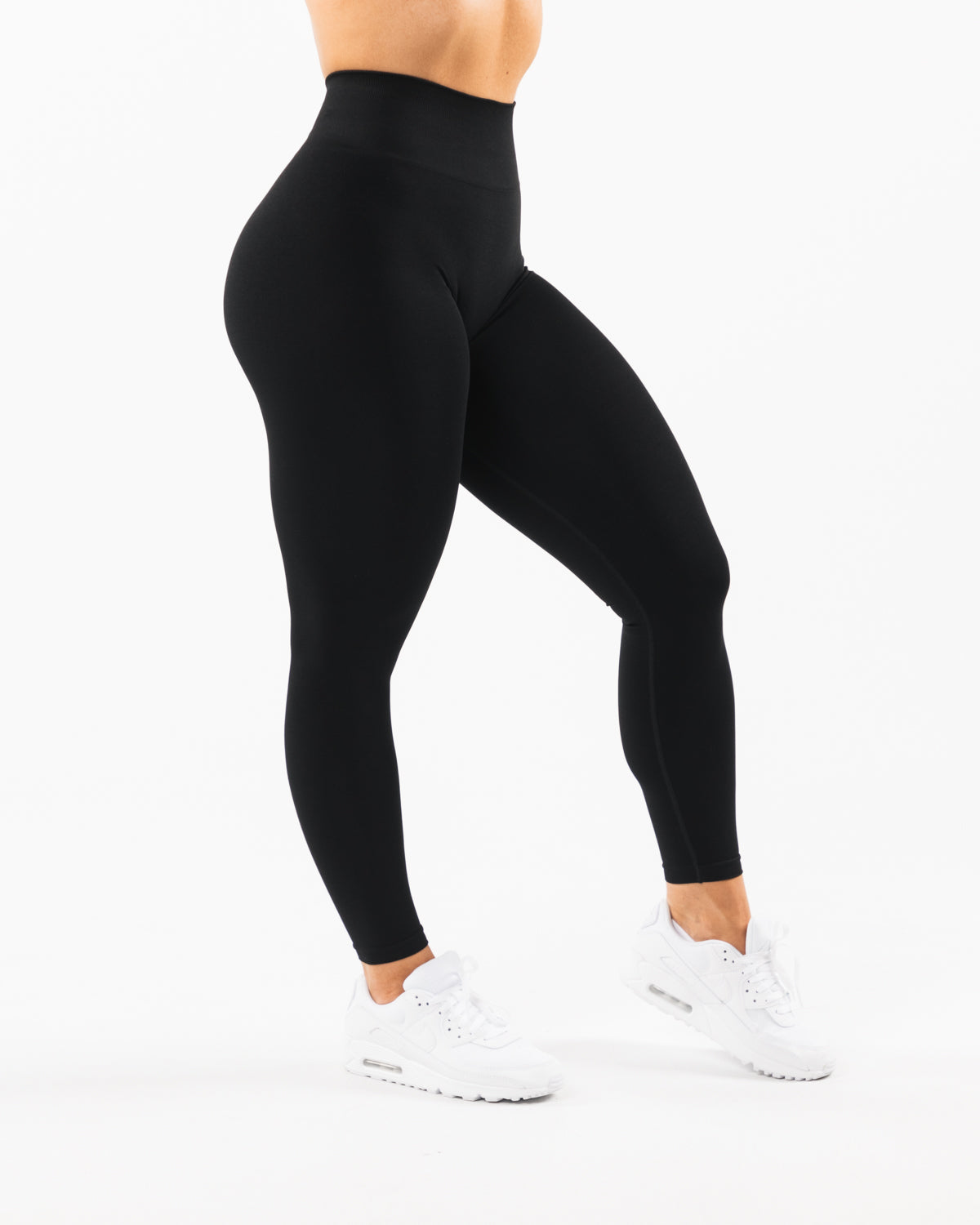 Amplify Ultra-High Rise Legging - Black – Alphalete Athletics