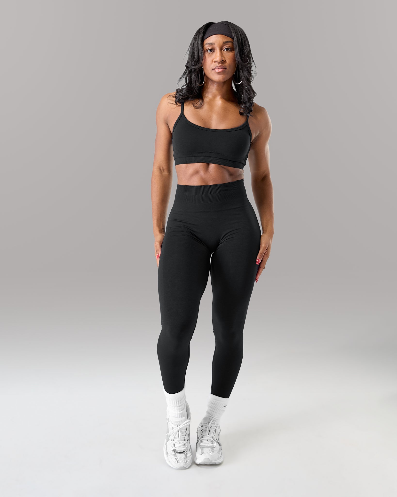 Amplify Ultra-High Rise Legging - Black – Alphalete Athletics