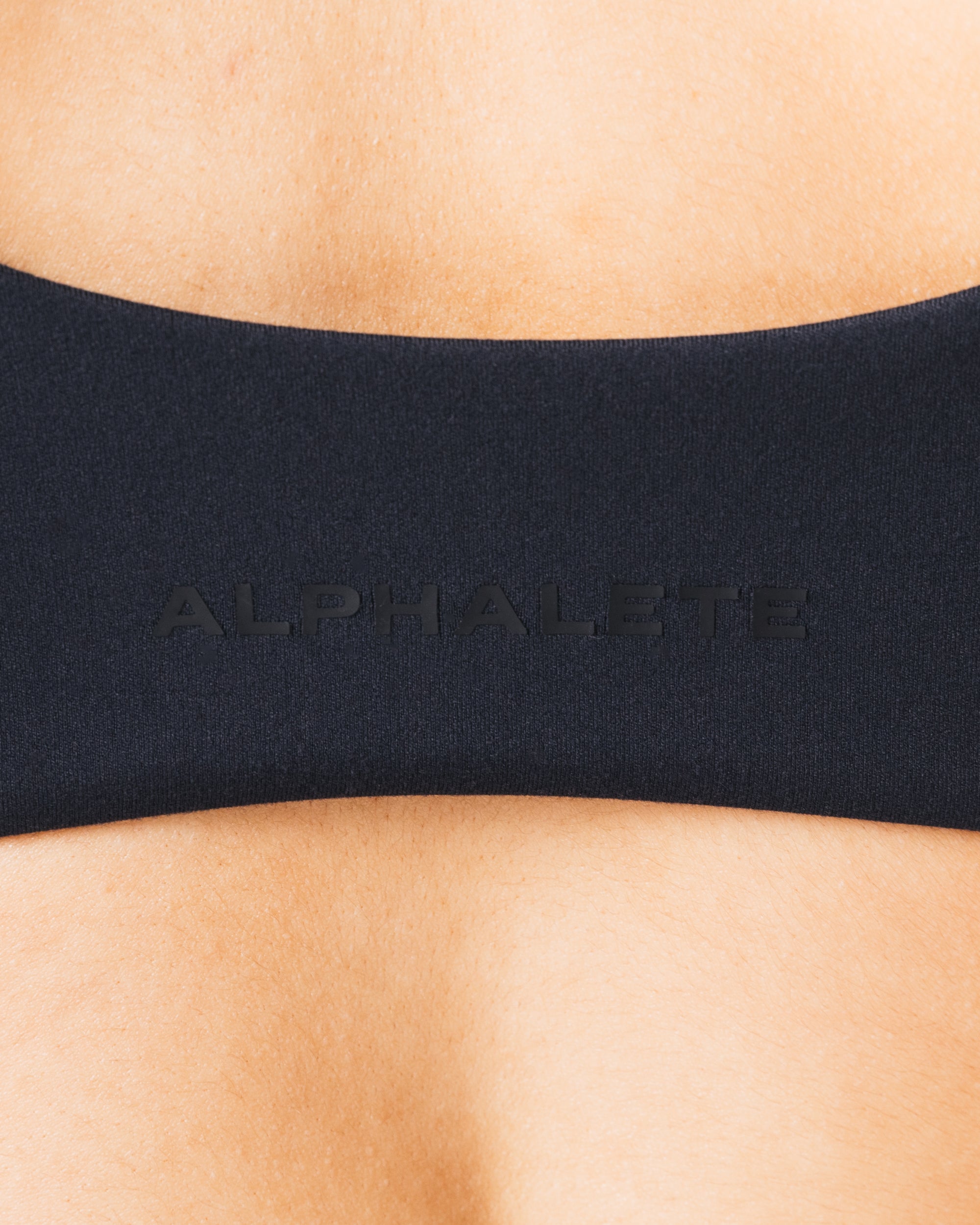 Aura Sculpt Bra - Black – Alphalete Athletics UK