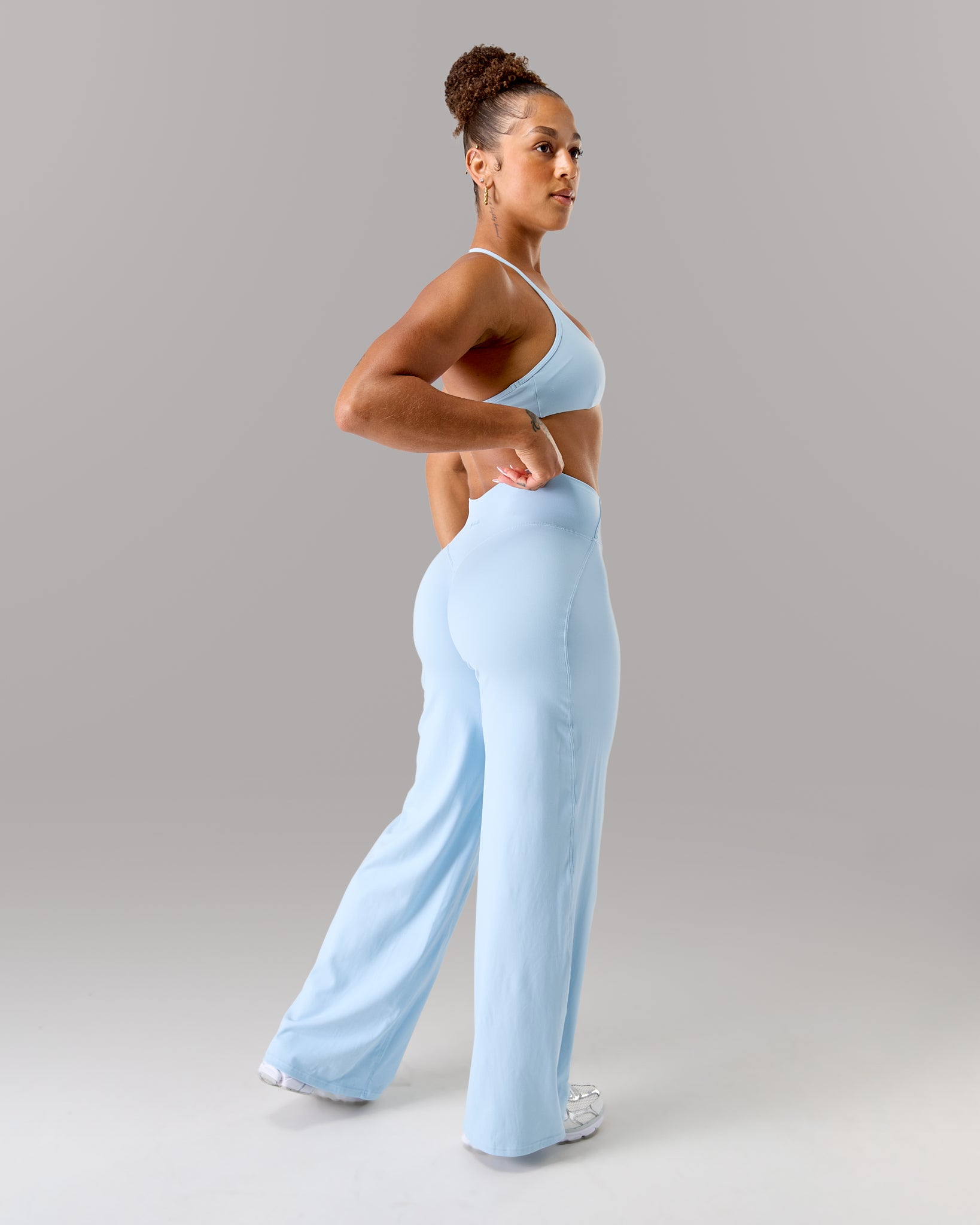 Aura Wide Leg Pant Regular - Powder Blue – Alphalete Athletics