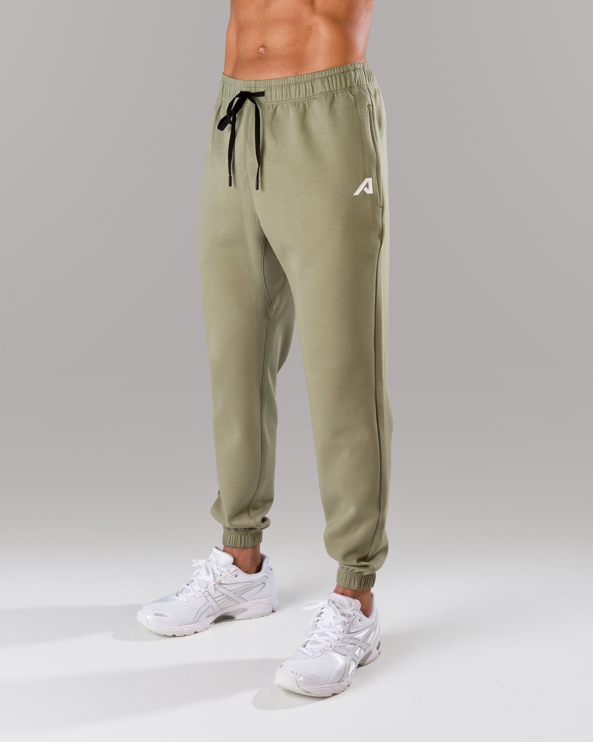 Vantage Jogger Tactical Olive – Alphalete Athletics