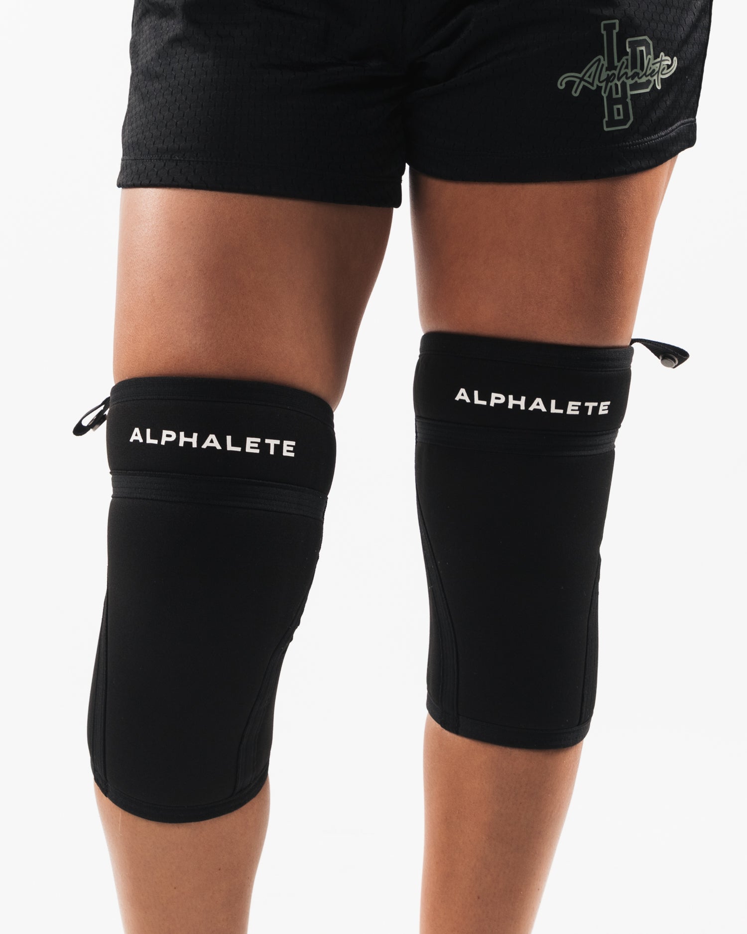 How To Put On Knee Sleeves Properly (According To Expert)