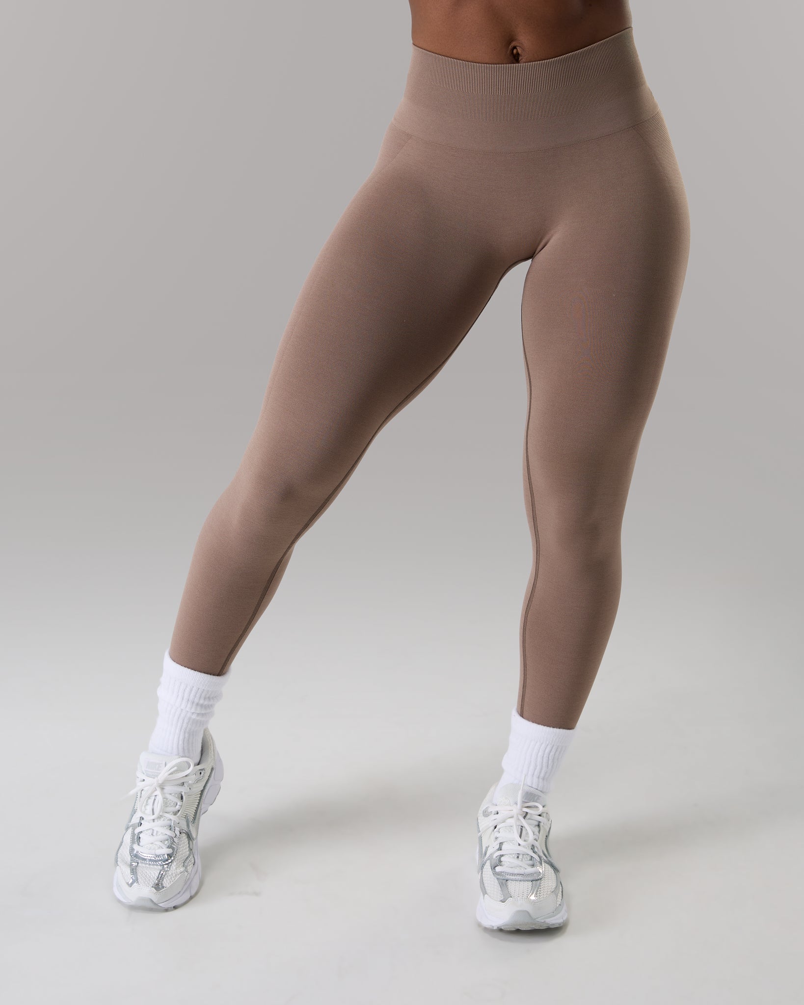 Pump Mid Rise Legging - Mocha – Alphalete Athletics