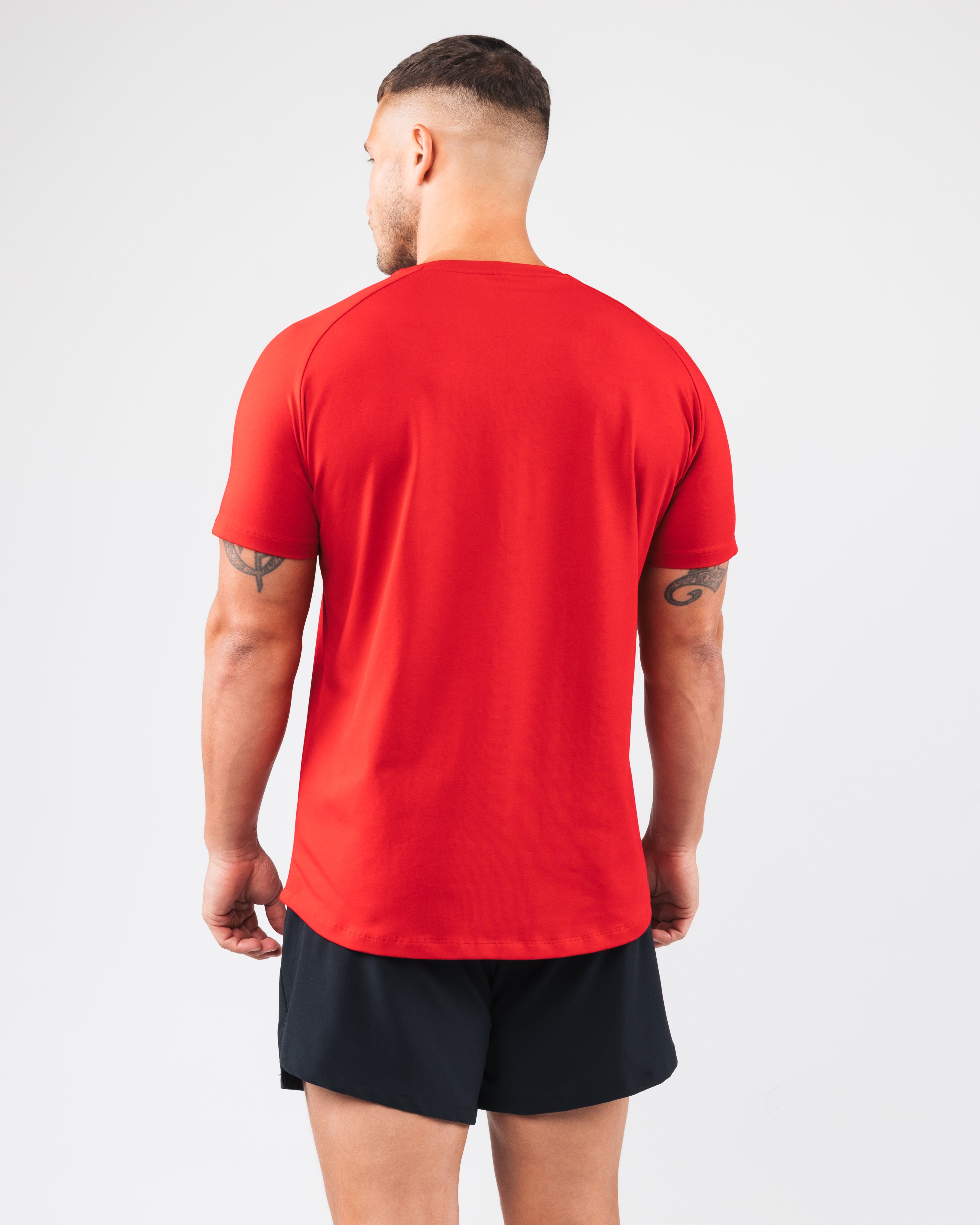 Force Core Tee - Carmine – Alphalete Athletics