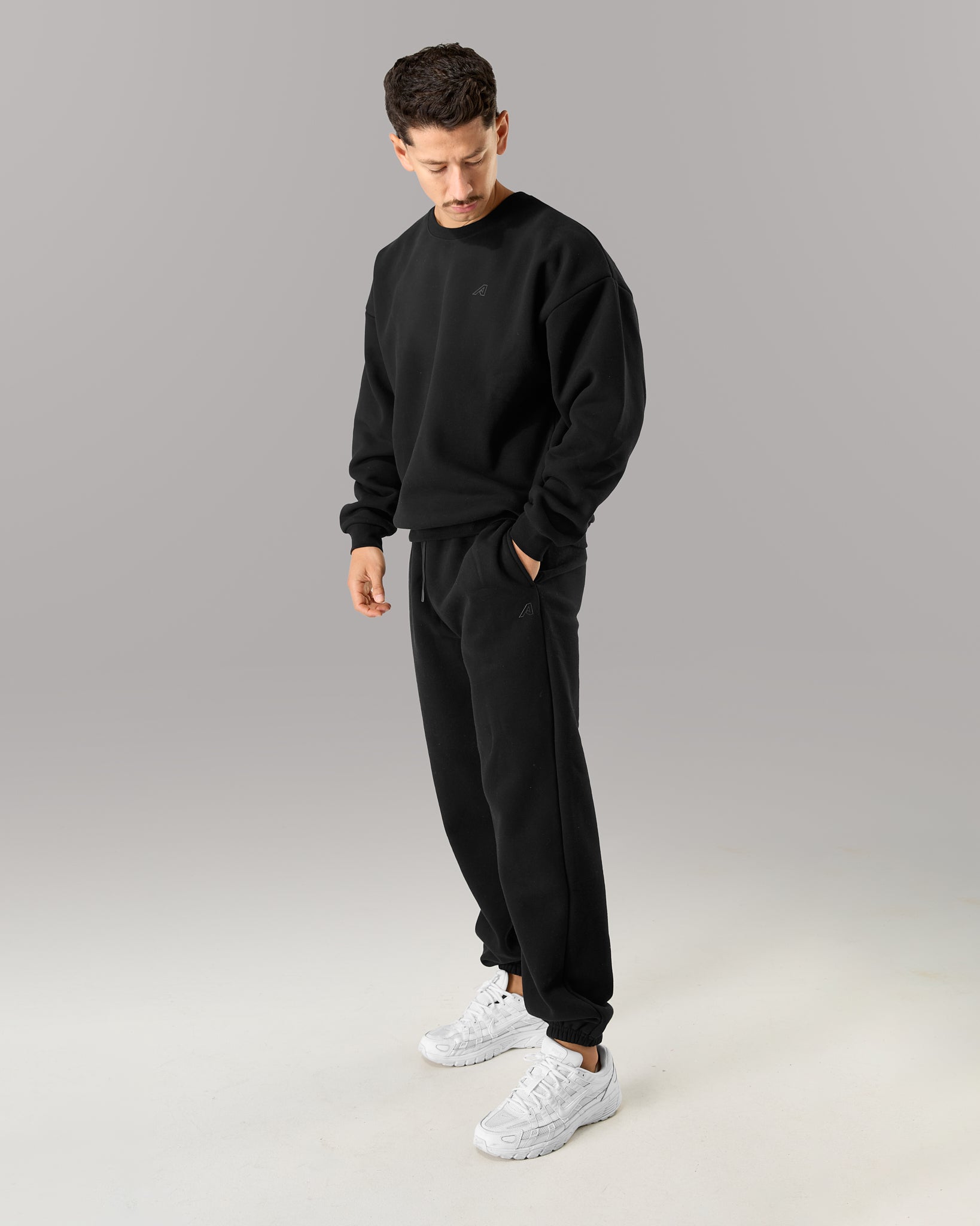 Staple Crewneck - Black – Alphalete Athletics