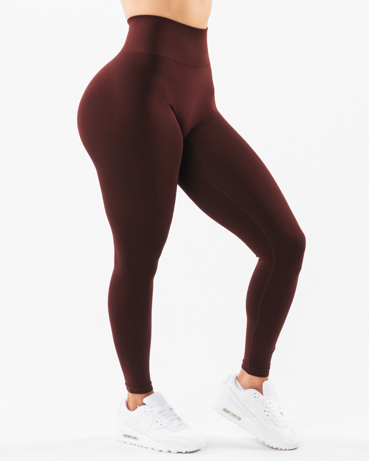Amplify Ultra-High Rise Legging - Sangria – Alphalete Athletics
